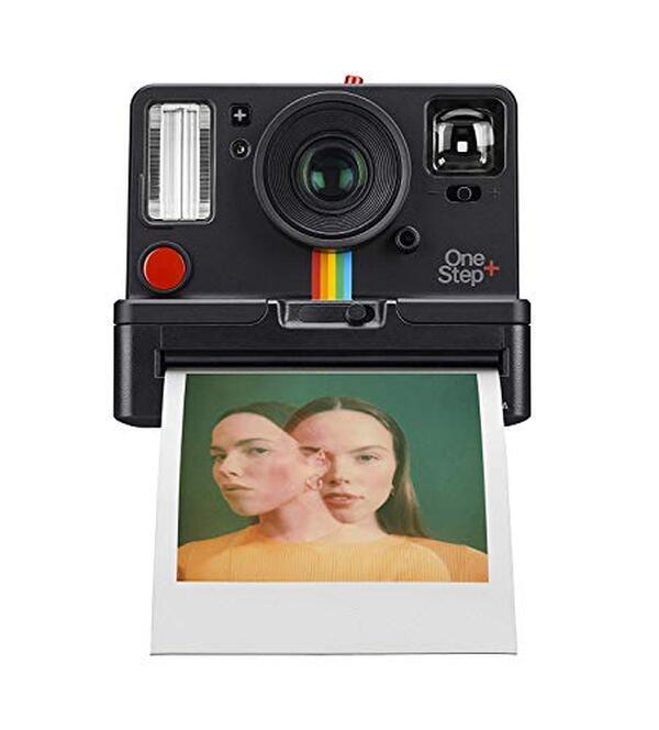Découvrez notre test complet du Polaroid OneStep+ et plongez dans l'authenticité de la photographie instantanée avec cet appareil photo iconique en version noire. Explorez ses fonctionnalités et laissez-vous séduire par son charme rétro.