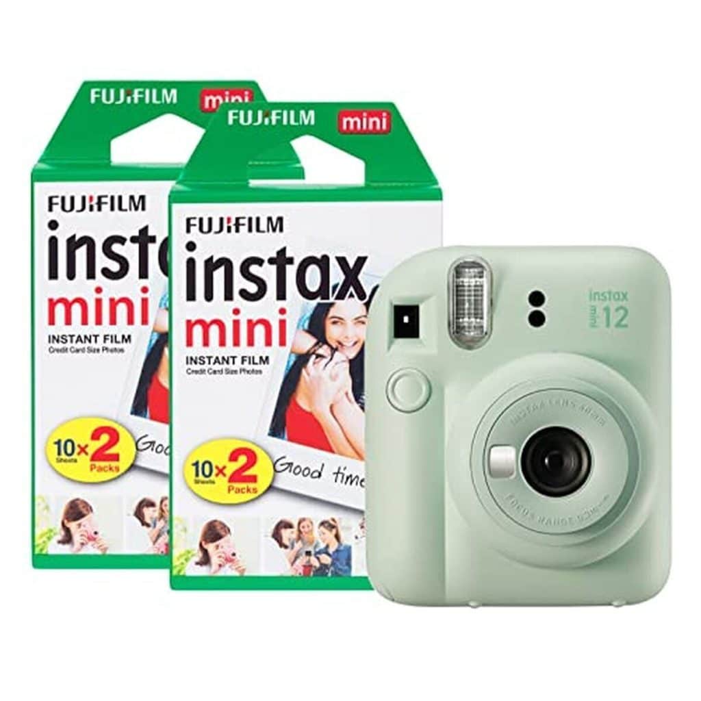 Test de l'appareil photo instantané Fujifilm Instax Mini 12 avec pellicules vert menthe