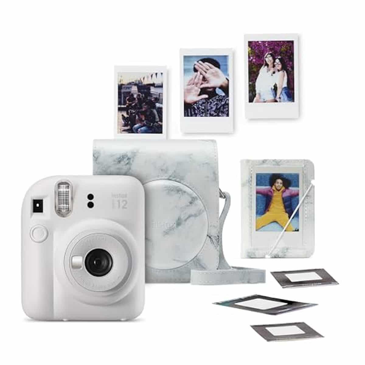 Test de l'instax mini 12 bundle : appareil photo et accessoires essentiels