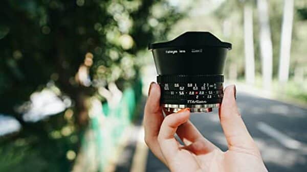 Plongez dans notre test détaillé de l'objectif TT Artisan Fisheye 7, 5 mm F2.0 : idéal pour les photos ultra grand angle avec votre appareil Fuji. Découvrez ses caractéristiques, performances et conseils d'utilisation.