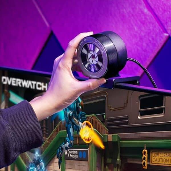 Découvrez notre analyse détaillée de la webcam Razer Kiyo Pro Ultra, une solution 4K puissante et adaptée aux besoins des créateurs de contenu et des streamers professionnels.