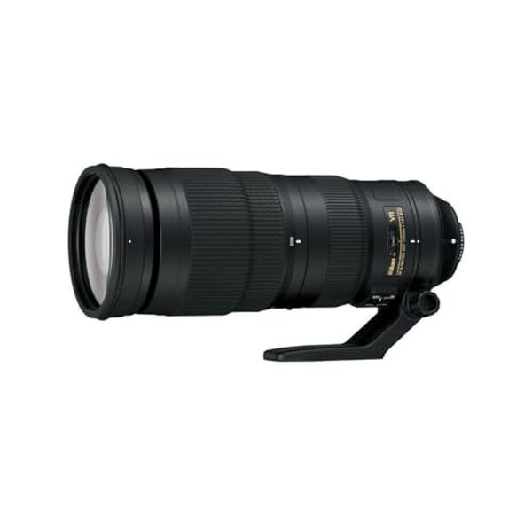 Découvrez notre avis complet sur le Nikon AF-S VR 200-500 : précision optique, stabilisation d'image et performance en conditions extrêmes pour photographes exigeants. 