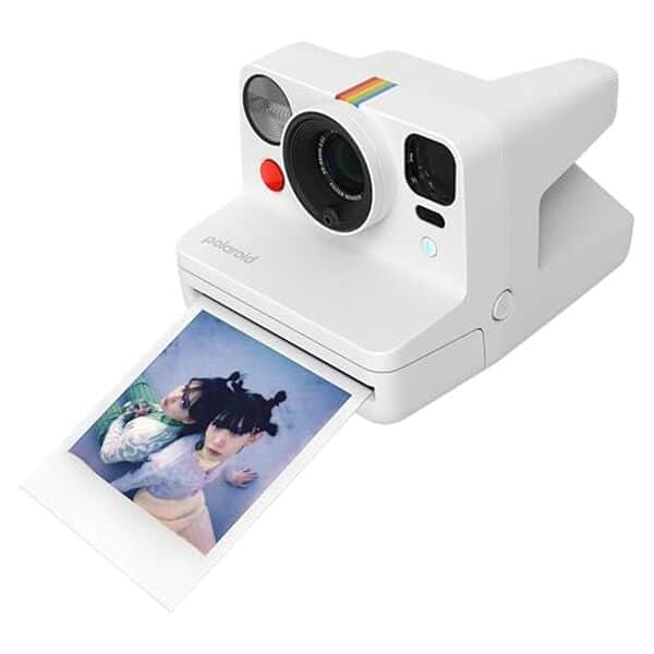 Découvrez le test complet du Polaroid Now+ Gen3, l'appareil photo instantané avec bluetooth intégré pour une expérience photographique révolutionnaire et connectée. 