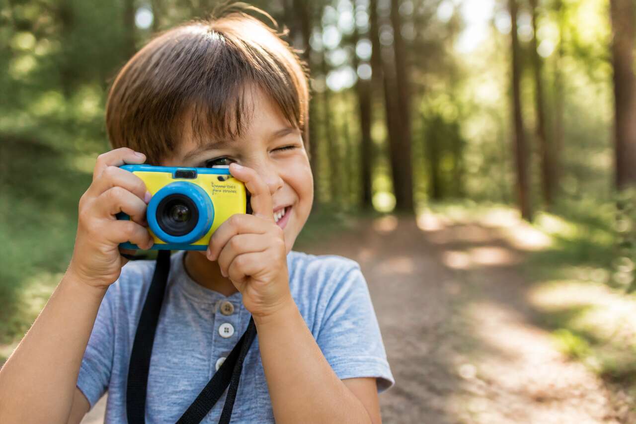 Appareil photo pour enfants : bien choisir et initier votre enfant à la photographie