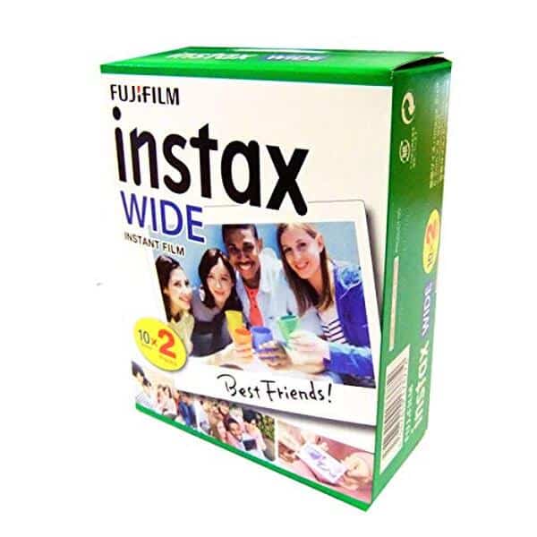 Découvrez notre test détaillé du Fujifilm Instax wide : 100 photos en grand format, caractéristiques, avantages et inconvénients de ce polaroïd instantané. 