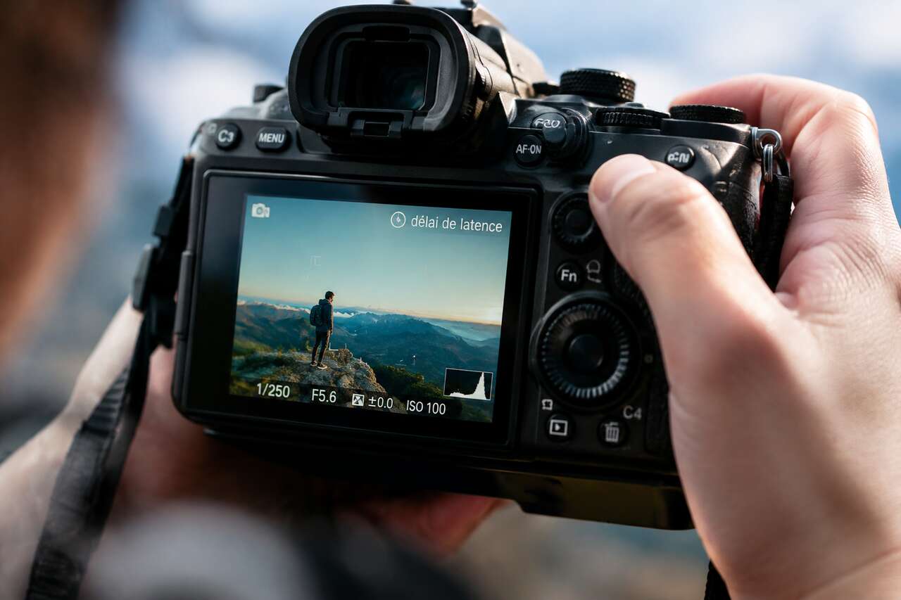 Délai de latence en photographie : définition et impact sur vos prises de vue